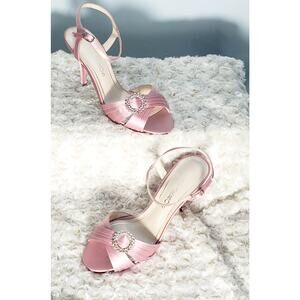 Caparoos Womens NEW Pink Satin Pump Rhinestones Size 8 Glam Cruise Prom Feminine